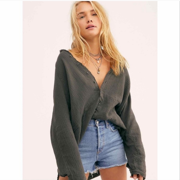 Free People We The Free Summer Daydream Buttondown shirt in gray - Picture 2 of 10